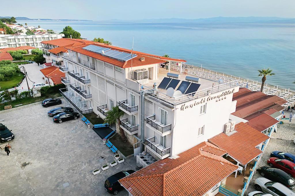 Hanioti Grandotel Exteriör bild