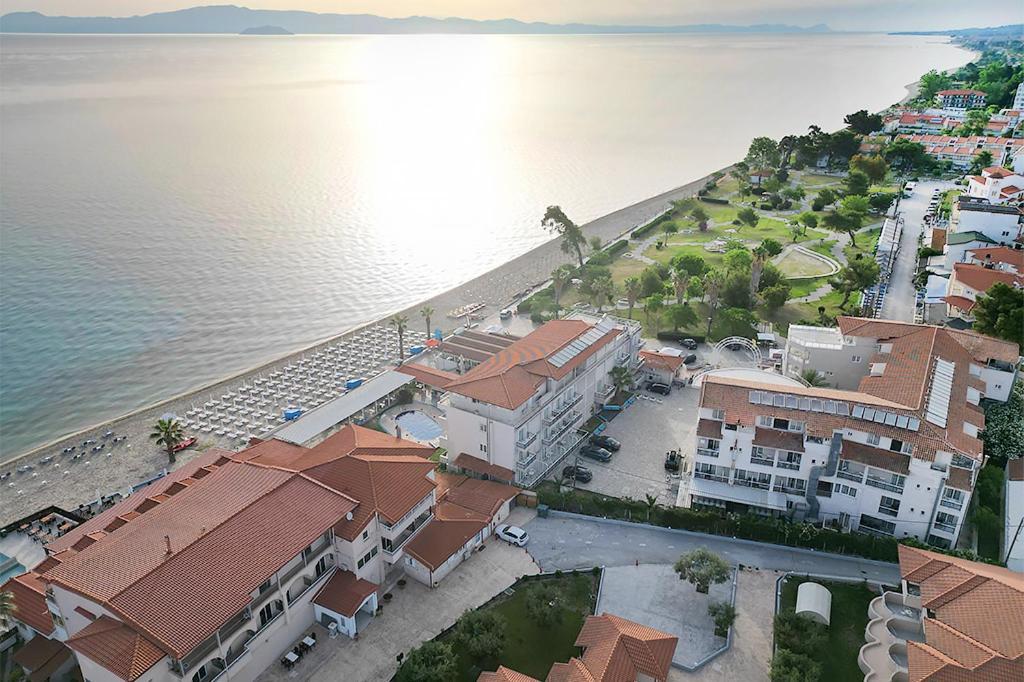 Hanioti Grandotel Exteriör bild